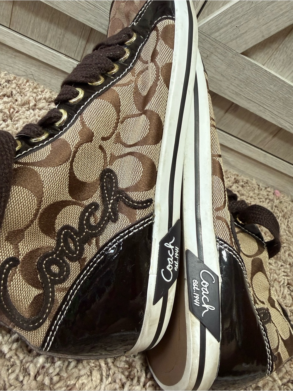 Coach- Bendi High Top Sneakers- Patent gloss accents (ladies 9.5)EUC - Picture 7 of 13